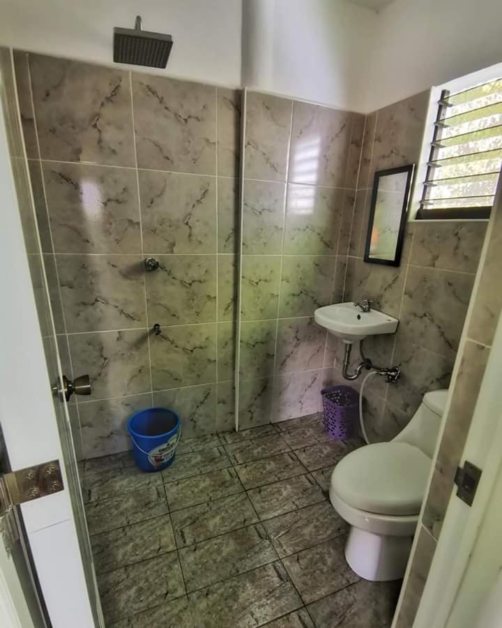 Happy Bear Moalboal Budget Rooms מראה חיצוני תמונה